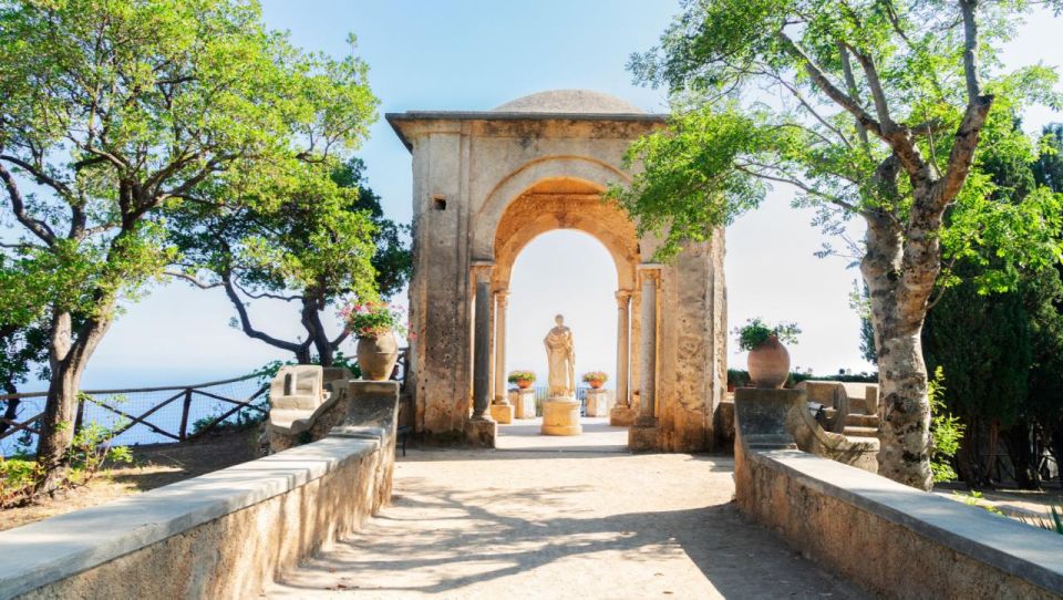 Positano's Passionate Love Stories - Timeless Love Echoes in Architecture