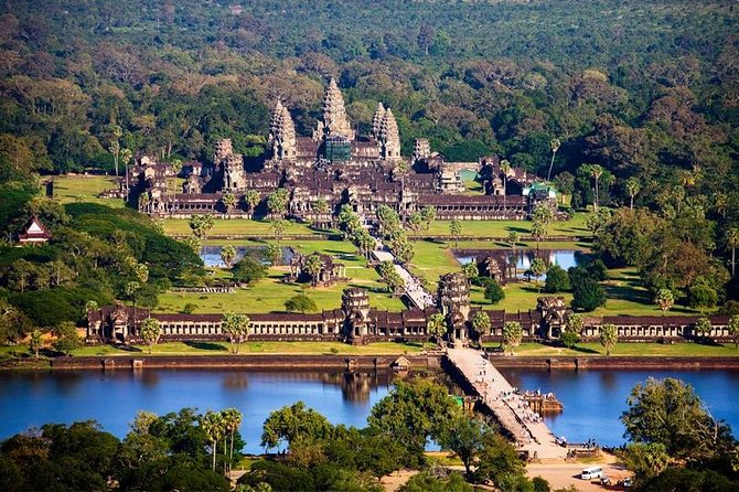 Private Angkor Wat Tour From Siem Reap - Visiting the Terrace of the Elephants