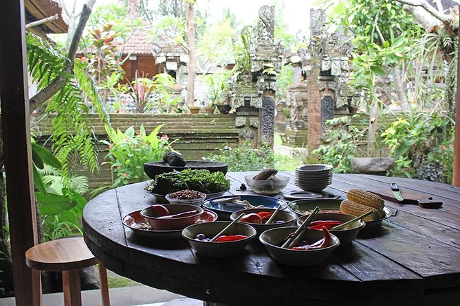 Private Balinese Cooking Class and Garden Tour in Ubud With Dewa - Authentic Balinese Cooking Lesson