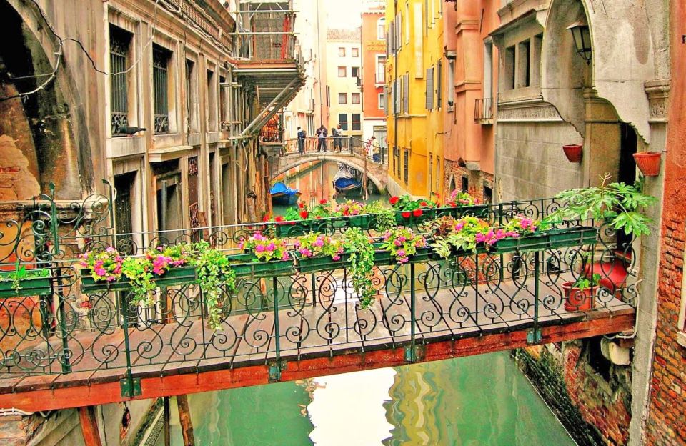 Private Cruise: Venice Viewed by the Water - Gliding Through Venetian Waterways