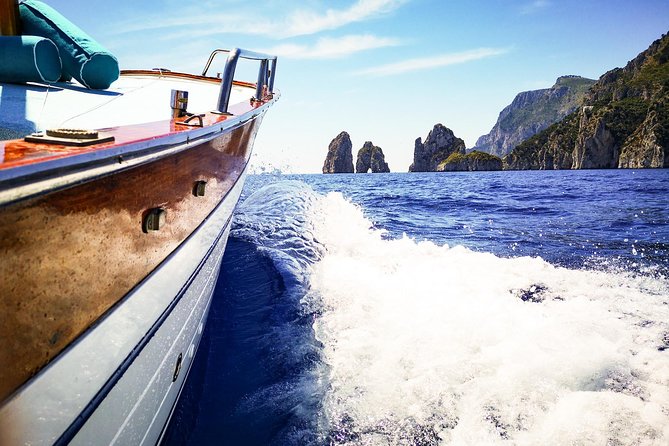 Private Island of Capri Boat Tour for Couples - Included Amenities
