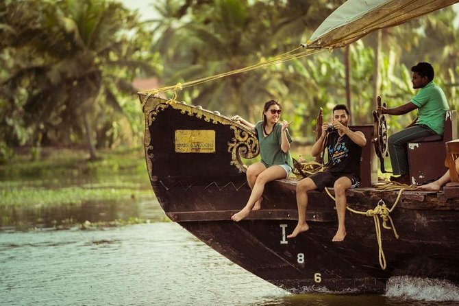 Private Kerala Backwaters Houseboat Cruise With Lunch From Kochi - Included Amenities and Meals