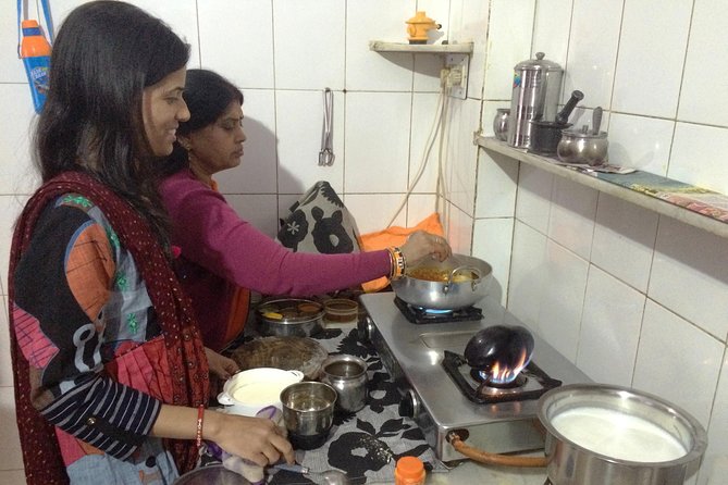 Private Market Tour & Vegetarian Cooking Class & Meal in a Local Jaipur Home - Hands-on Vegetarian Cooking Class