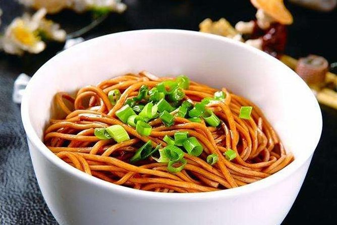 Private Shanghai Evening Street Food Walking and Cruise Tour - Meeting Point and Pickup Details