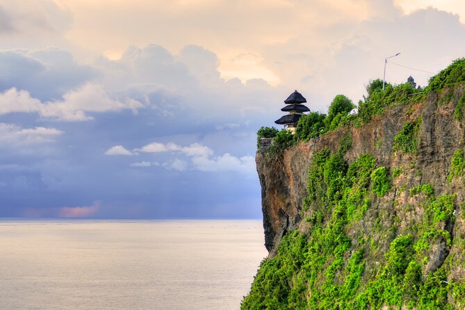 Private Tour: Uluwatu Temple & Southern Bali Highlights - Uluwatu Temples Sacred Splendor