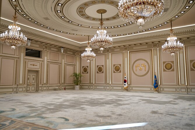 Rare Chance : The Koreas White House Walking Tour - Small-Group Guided Tour Experience