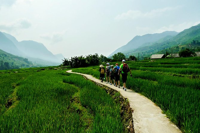 Rice Terraced Fields & Homestay Experience– 2D 1N - Meeting and Pickup