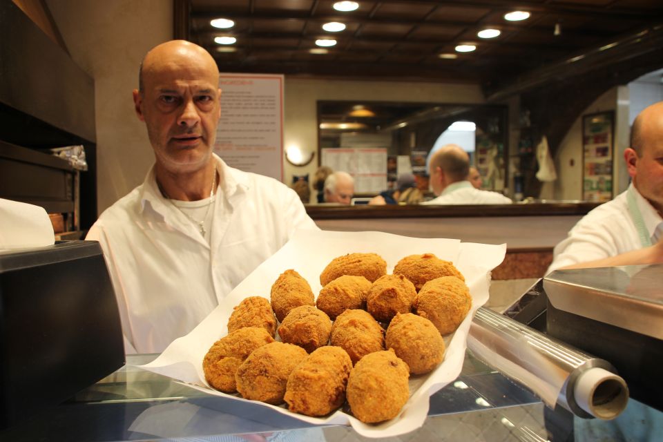 Rome: Food Tour and Wine Tasting in a Traditional Trattoria - Taste Artisanal Salami and Wine