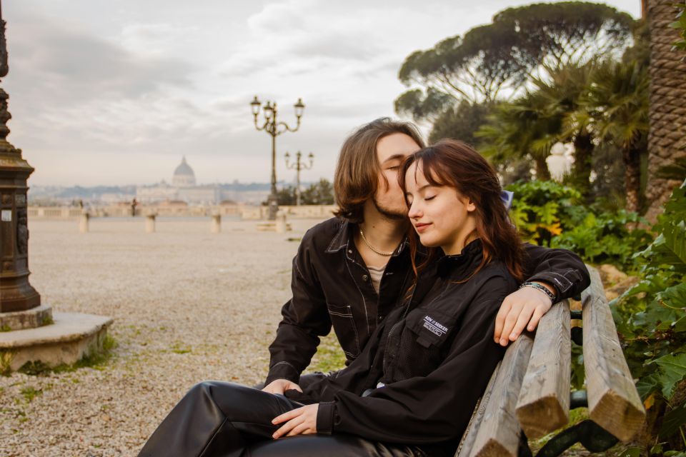 Rome: Romantic Photoshoot at Spanish Steps and Pincio - Professional Photographer Expertise