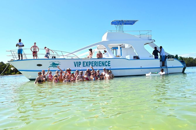 Sabina Del Mar Party Boat VIP - Included Experiences