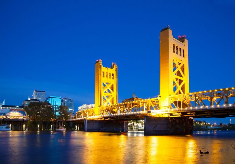 Sacramento: New Years Eve Rock the Yacht Cruise - Highlights of the Cruise