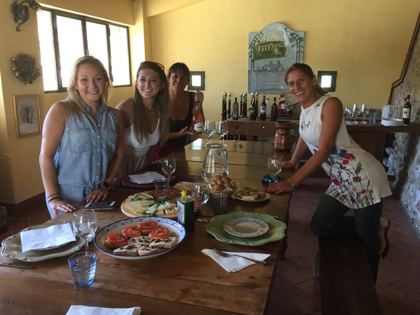 San Gimignano: Saffron and Vernaccia Tasting With Lunch - Tour Languages and Group Size