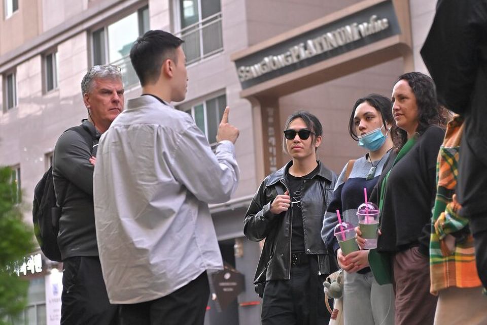 Seoul: Gangnam Tour on Youth and Society in South Korea - Educational Pressure on Parents and Children