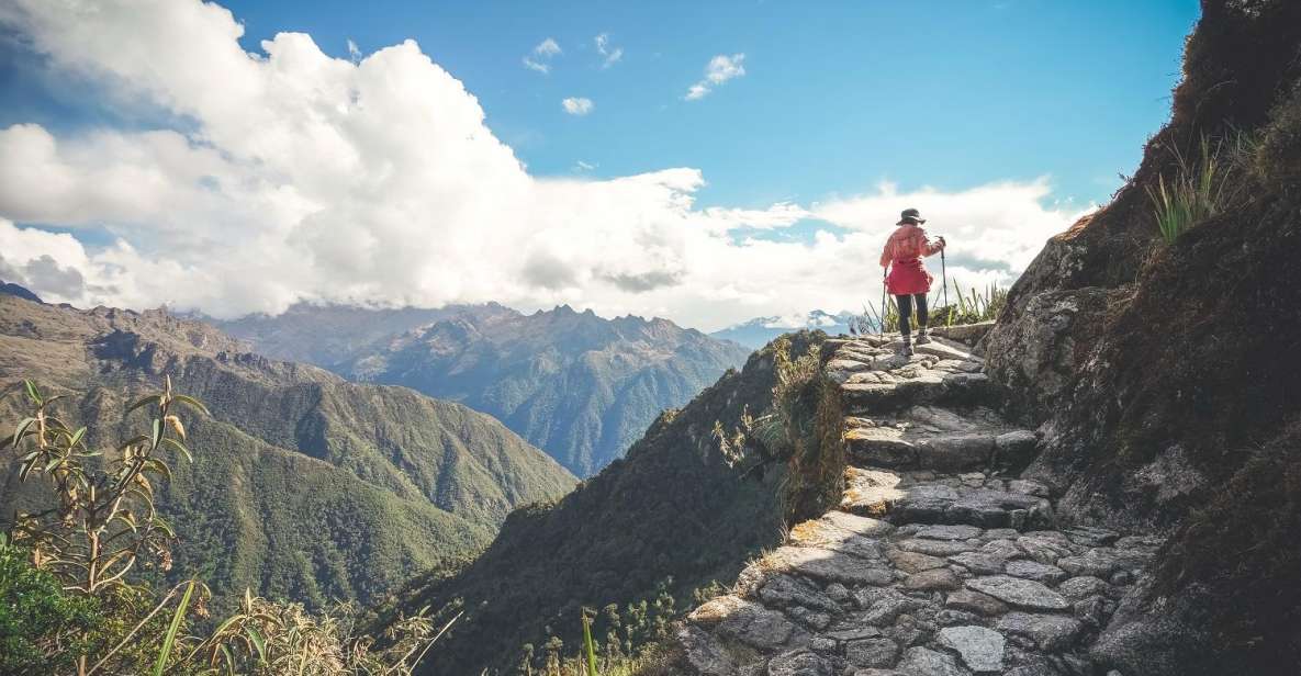 Short Inca Trail to Machu Picchu - Hiking to Wiñay Wayna