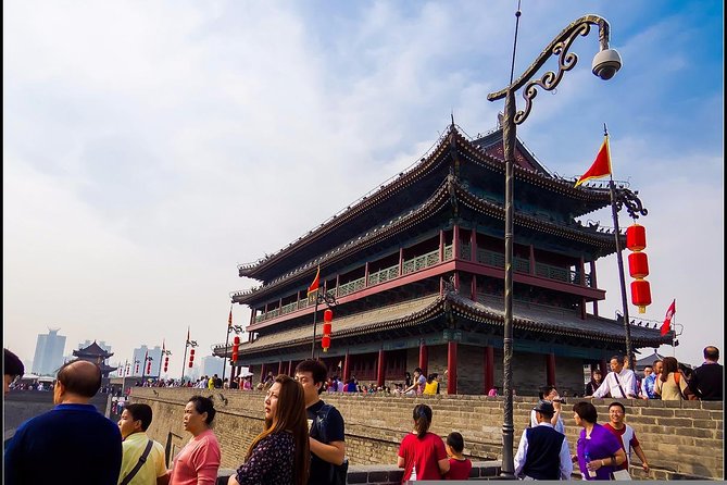Small Group Xian Day Tour to Terracotta Army, City Wall, Pagoda & Muslim Bazaar - Group Size and Experience