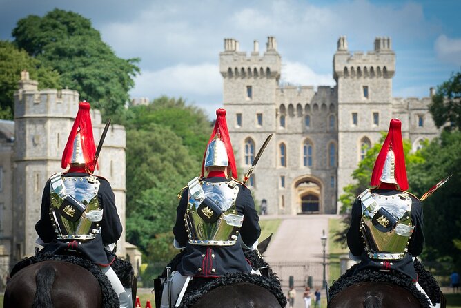 Stonehenge, Windsor Castle, and Bath From London - Exploring Windsor Castle