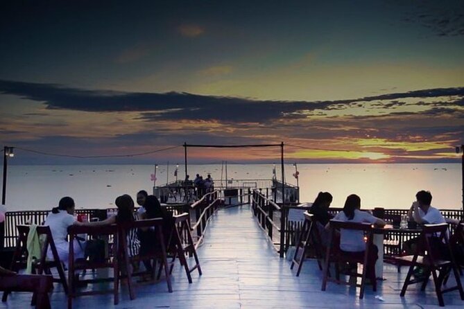 Sunset Dinner and Drinks With a Floating Village Cruise - Sunset and Floating Villages
