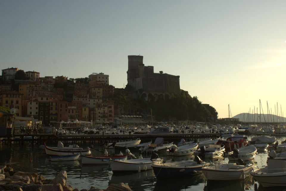 Sunset Wine Tasting Tour in Lerici - Experience