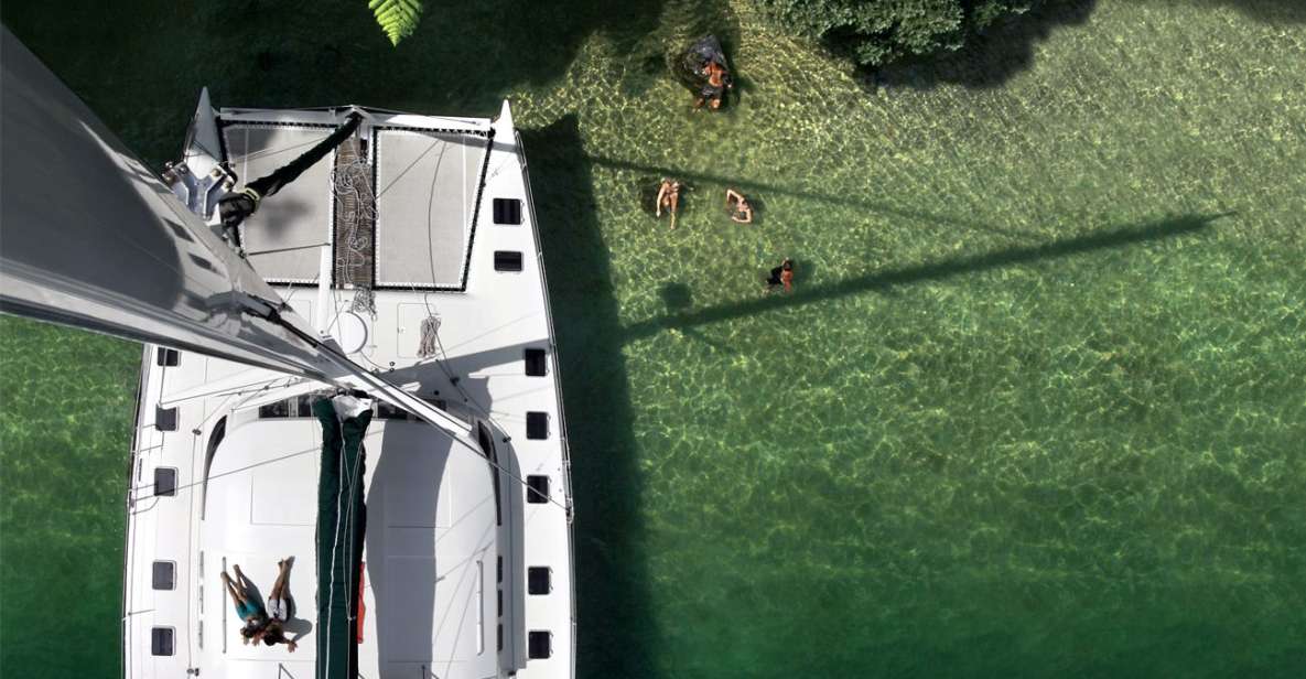 Taupo: Māori Rock Carvings Lake Taupo Sailing Tour - Tour Experience