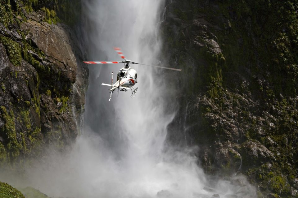 Te Anau: Milford Sound Scenic Flight With Lakeside Landing - Experience Highlights