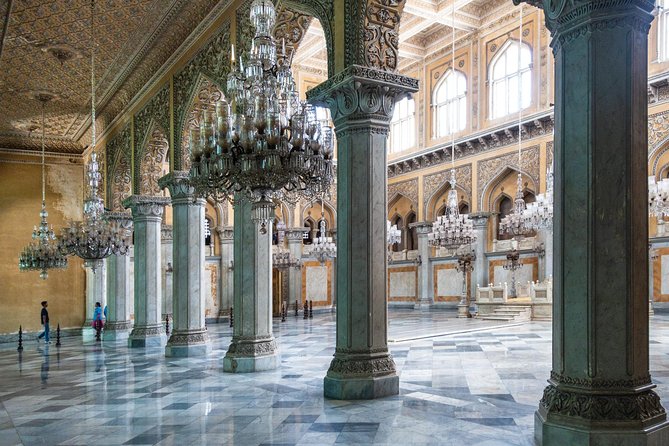 The City of Pearls Walking Tour - Exploring Historic Landmarks