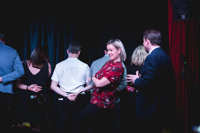 (Thur 7pm) Comedy Magic Show Includes 1x Pizza & 2 Glasses of Prosecco - Show Overview