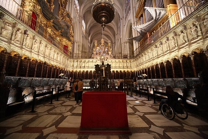 Toledo Essential: Private Visit With Official Guide and Tickets - Meeting Point and End Point