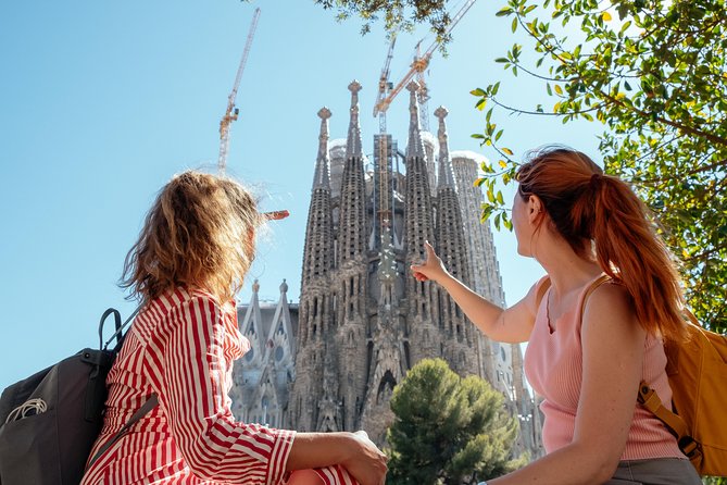 Treasures of Barcelona: Private Gaudi Walking Tour - Highlights of Gaudis Architecture