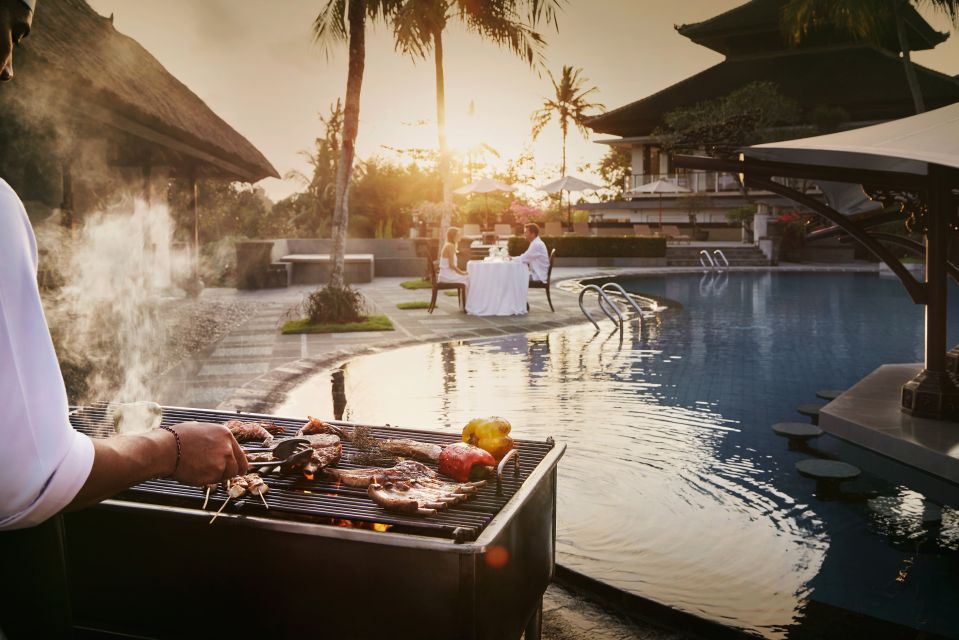 Ubud: Romantic Barbecue Dinner by the Pool - Dinner Experience Highlights