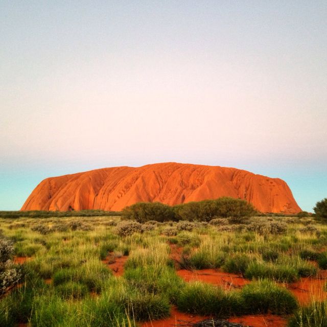 Uluru: Small Group Guided Tour With Sunset Refreshments - Tour Experience