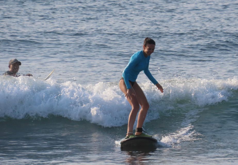 Uluwatu: Beginner & Intermediate Surf Lesson With Equipment - Skill Level and Participants