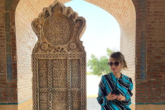UNESCO World Heritage Tour Near Karachi - Discovering the Chaukhandi Graveyard