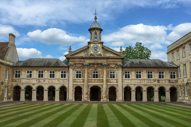 University Walking Tour - The Round Church Visitor Centre