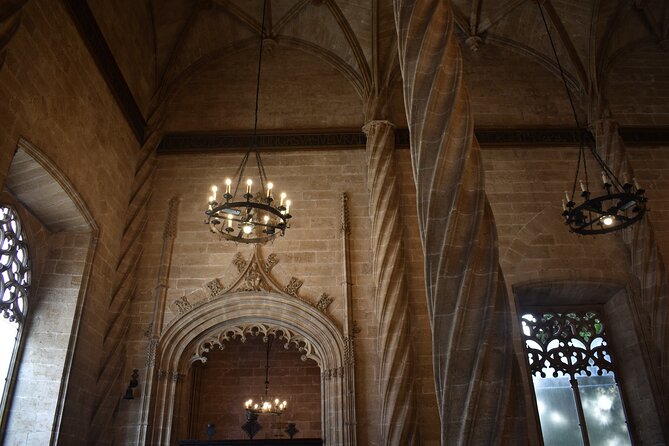 Valencia: Art & Architecture Guided Tour With Monuments Tickets - Meeting and Pickup Location