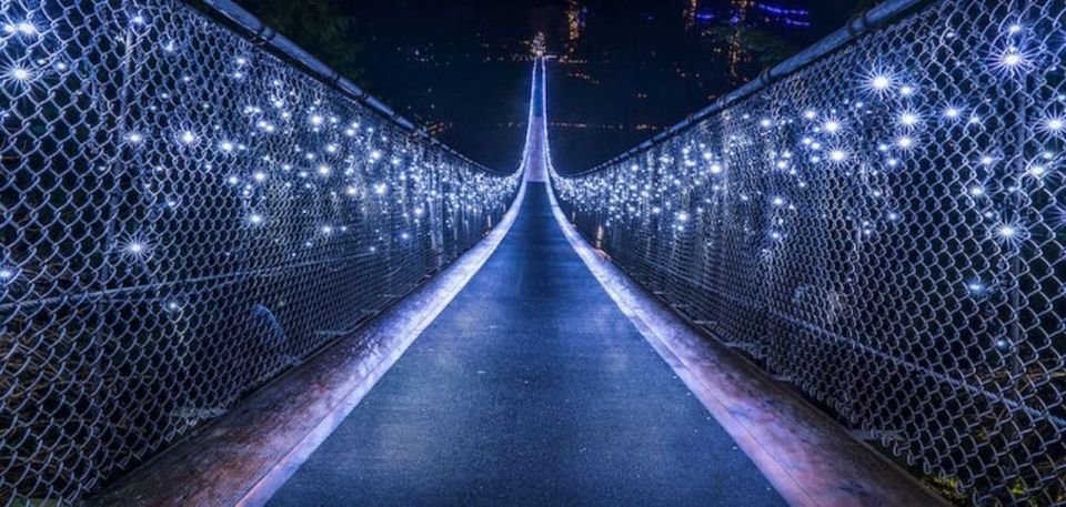 Vancouver: Attractions by Twilight Guided Tour With Dinner - Capilano Suspension Bridge