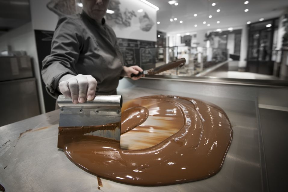 Venice: 2 Hour Chocolate Workshop With Master Chocolatier - Workshop Price and Language