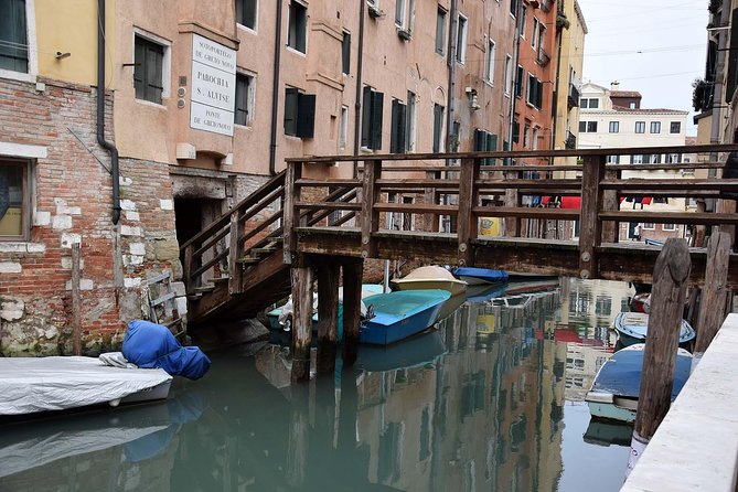 Venice: Jewish Ghetto Walking Tour With Time for Synagogues Tour - Meeting Point and Logistics