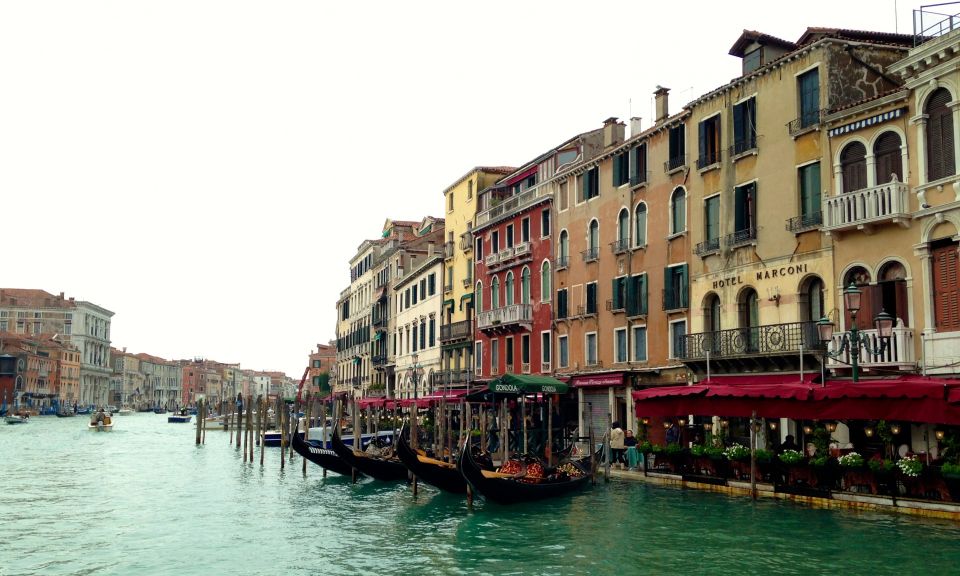 Venice: Small Group Walking Tour and Saint Marks - Iconic Sights in Venice