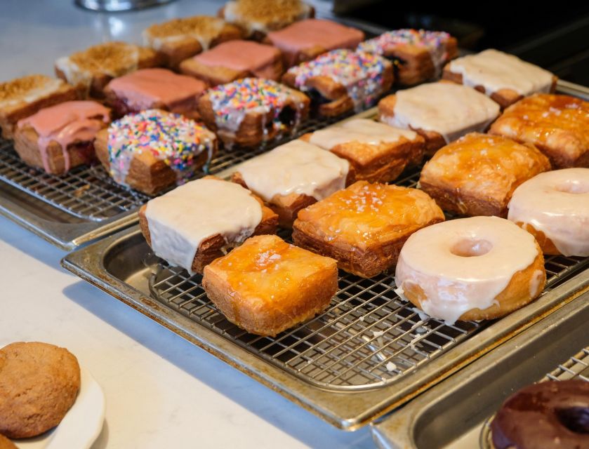 Washington, D.C.: Guided Holiday Donut Tour With Tastings - Exploring the Historic Donut Businesses