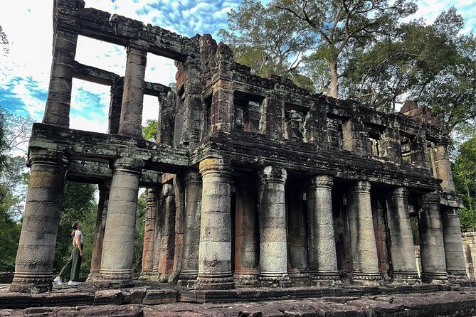 2-Day Angkor Wat Sunrise Tour, Banteay Srei & Tonle Sap Lake - Exploring Angkor Archaeological Park