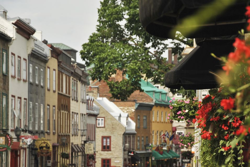 2-Hour Walk Through Quebec City's History - Guided Tour in Period Costume