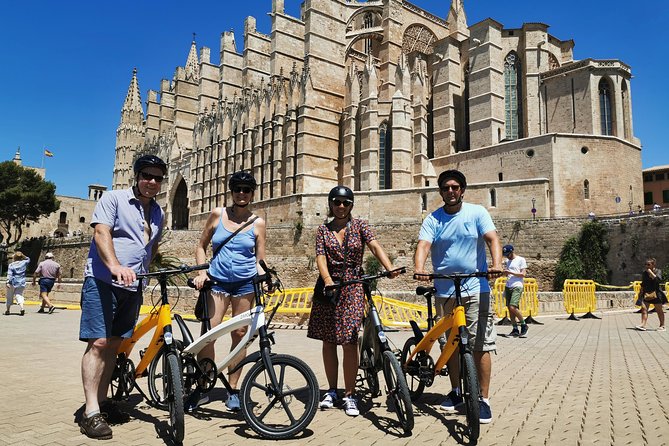 2 Hours Sightseeing E-Bike Tour in Palma De Mallorca - Logistics and Requirements