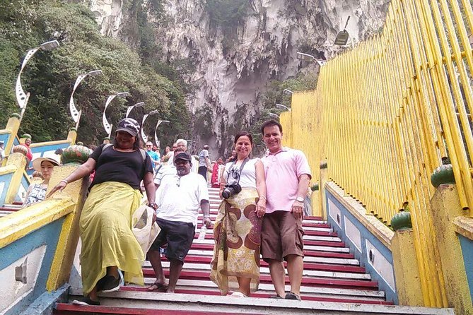 4 in 1 Tour Kuala Lumpur City Highlights Batu Caves Little India and Chinatown - Discovering Chinatown