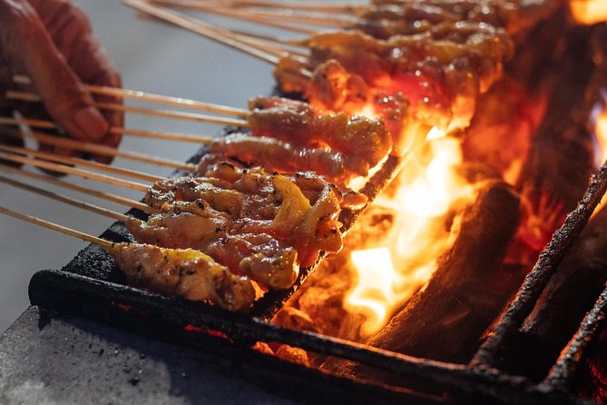 A Magical Evening in Singapore: Private City Tour - Exploring Hawker Center Delicacies