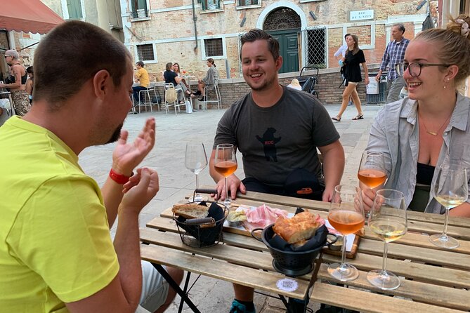 A Venetian Evening - Wine Tasting & Tapas Tour With a Local Guide - Cancellation Policy