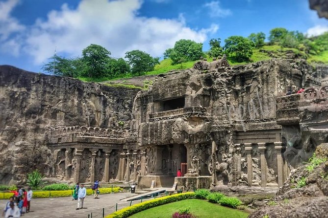 Ajanta Ellora Caves Combo- 2 Day Guided Private Tour - Visiting Daulatabad Fort
