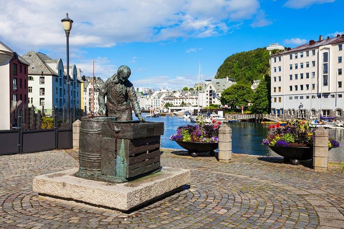 Alesund Shore Excursion: The Ultimate Sightseeing Tour - Booking and Cancellation
