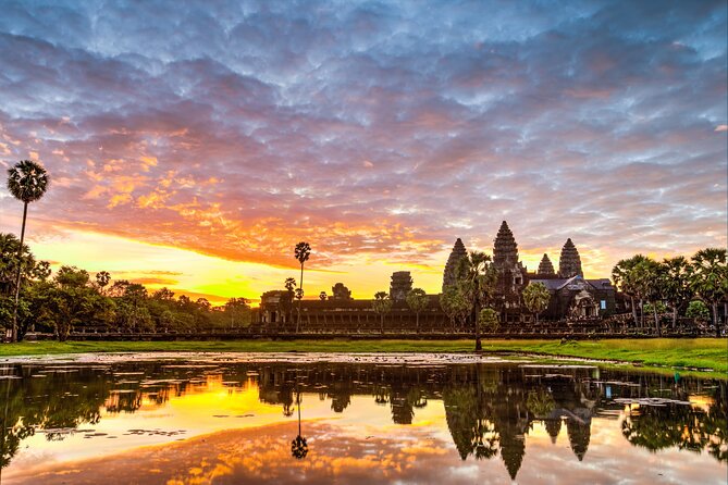 Angkor Sunrise Tour by Bike With Breakfast, Lunch & Tour Guide - Pickup and Logistics