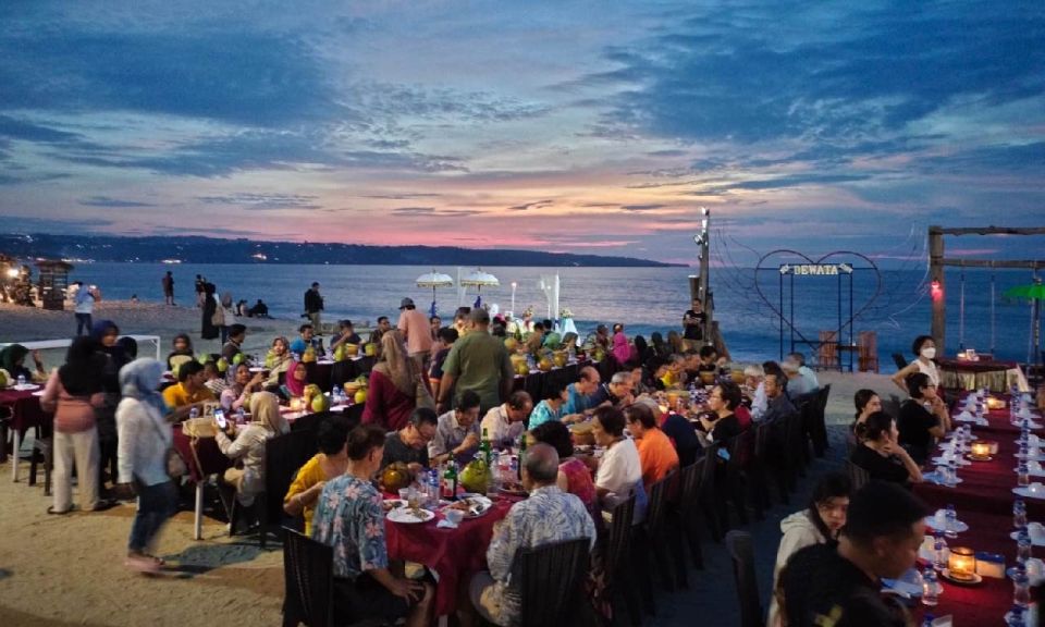 Bali: Jimbaran New Dewata Cafe Seafood Meal With Drinks - Kedonganan Beach Sunset View