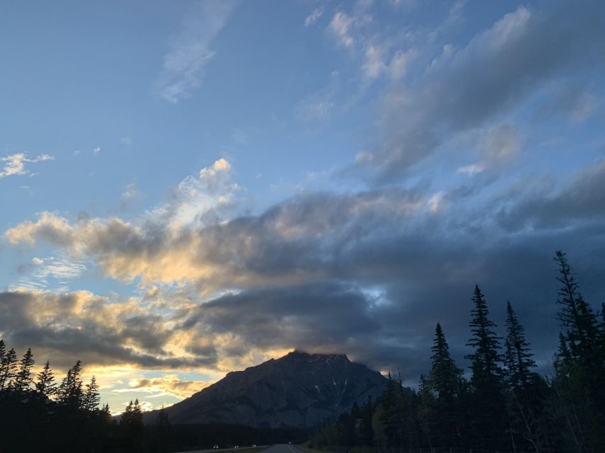 Banff: Sunset and Stars Evening Walking Tour - Tour Highlights